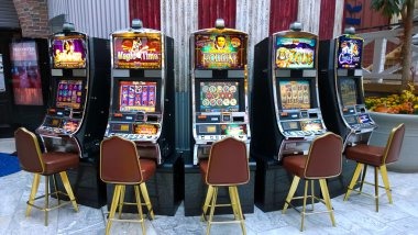 Mobile phone displaying The Great Icescape game interface with betting options and live dealer stream